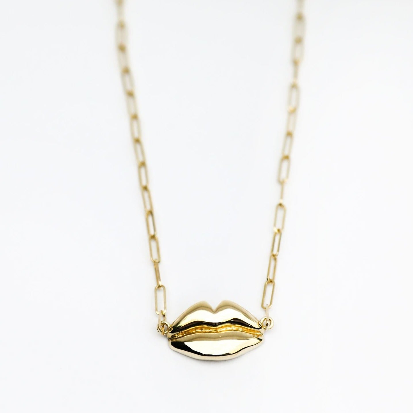 SUCK MY KISS NECKLACE